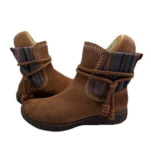 Collection By Clark’s Caroline Lily Women's Suede Tassel Booties Size 7 M Flaws